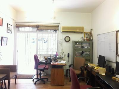 Gallery Cover Image of 1100 Sq.ft 2 BHK Apartment for buy in Colaba for 30000000