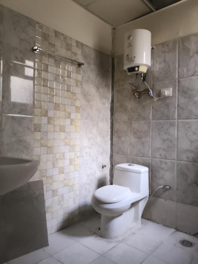 Oxford Square - Image 8