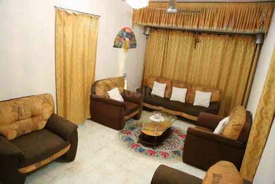 Gallery Cover Image of 1400 Sq.ft 4 BHK Independent Floor for buy in Malad West for 22500000