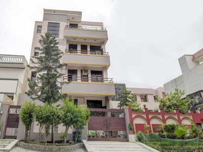 Gallery Cover Image of 2500 Sq.ft 10 BHK Villa for rent in Sector 71 for 70000