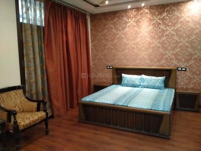 Gallery Cover Image of 2000 Sq.ft 3 BHK Independent House for rent in Kalkaji for 45000