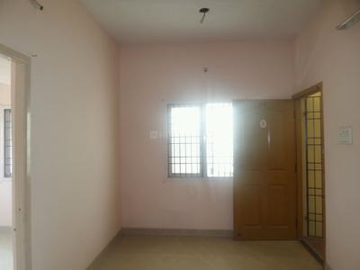 Gallery Cover Image of 700 Sq.ft 2 BHK Apartment for rent in Valasaravakkam for 11000