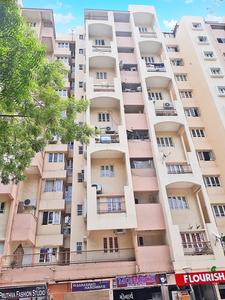 Gallery Cover Image of 1000 Sq.ft 2 BHK Apartment for buy in Bodakdev for 6000000