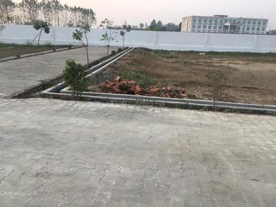 Gallery Cover Image of Sq.ft Residential Plot for buy in Dasna Dehat for 400000
