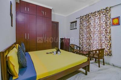 Bedroom Image of Oyo Life Grg1719 Unitech Cyber Park in Sector 39