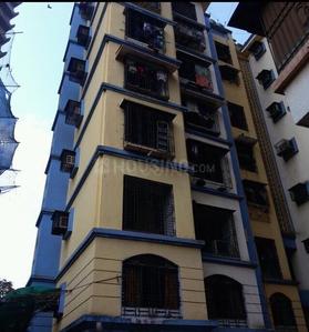 Gallery Cover Image of 850 Sq.ft 2 BHK Apartment for buy in Malad East for 14000000