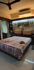 Gallery Cover Image of 650 Sq.ft 1 BHK Apartment for buy in Prabhadevi for 26000000