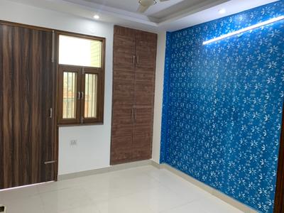 Gallery Cover Image of 600 Sq.ft 2 BHK Independent Floor for buy in Dwarka Mor for 3800000