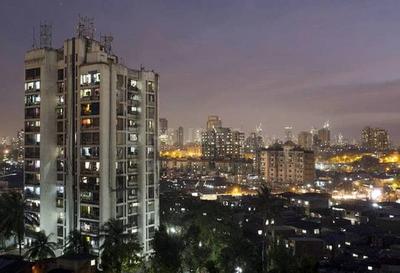 Gallery Cover Image of 824 Sq.ft 2 BHK Apartment for buy in Thane West for 10800000