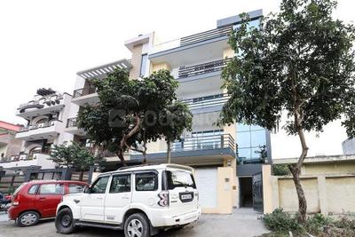 Building Image of Oyo Life Nod425 Sector 122 in Sector 122