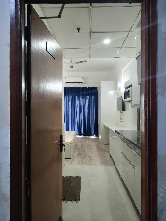 Paramount Pine And Oak Studio - Image 6