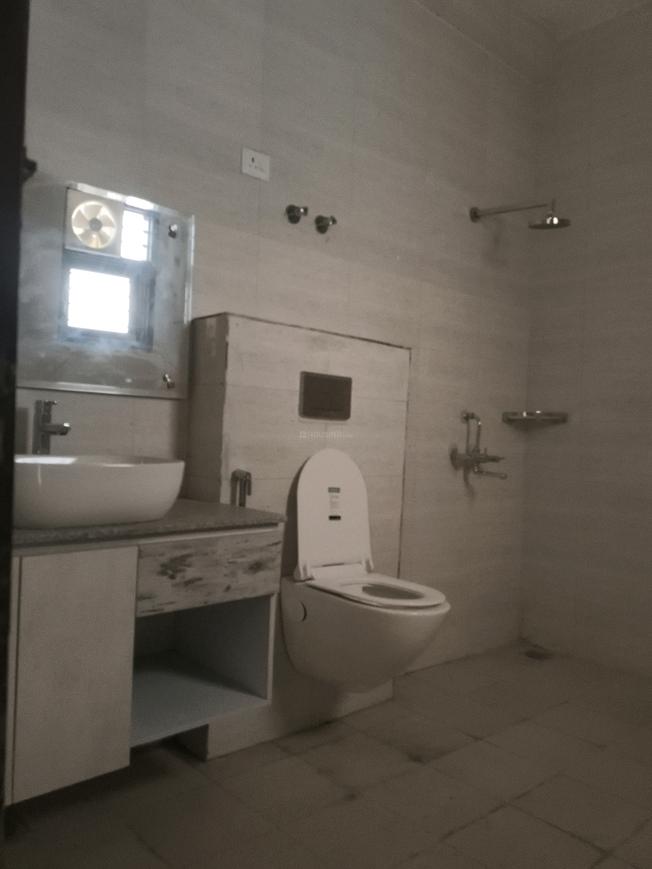 Kingson Green Villa 2 - Image 8