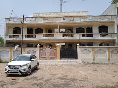 Gallery Cover Image of 4000 Sq.ft 5 BHK Independent House for rent in Kalyanpur for 50000