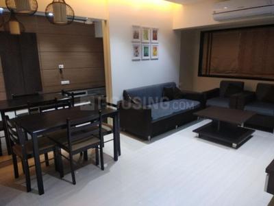 Gallery Cover Image of 890 Sq.ft 2 BHK Apartment for buy in Prabhadevi for 32500000