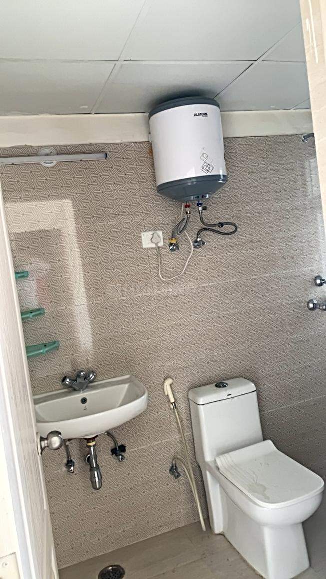 Maxblis White House - Image 16