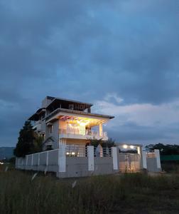 Gallery Cover Image of 5000 Sq.ft 3 BHK Independent House for rent in Maval for 100000