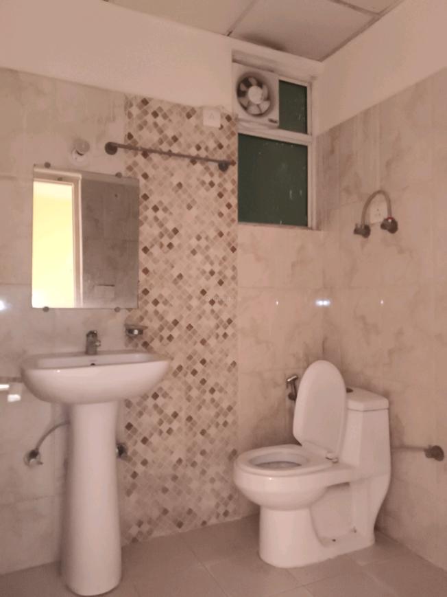 Oxford Square - Image 9