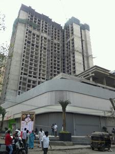 Gallery Cover Image of 1250 Sq.ft 3 BHK Apartment for buy in Malad West for 24600000