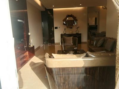 Gallery Cover Image of 1600 Sq.ft 3 BHK Apartment for buy in Malad East for 25500000
