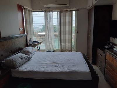 Gallery Cover Image of 800 Sq.ft 2 BHK Independent House for rent in Juhu for 80000