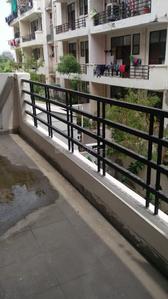 Gallery Cover Image of 1450 Sq.ft 3 BHK Apartment for rent in Sector 16 for 12500