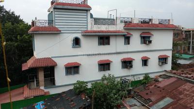 5+ BHK Independent House