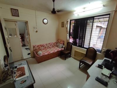 Gallery Cover Image of 305 Sq.ft 1 RK Independent House for rent in Modi Park, Kandivali West for 17000