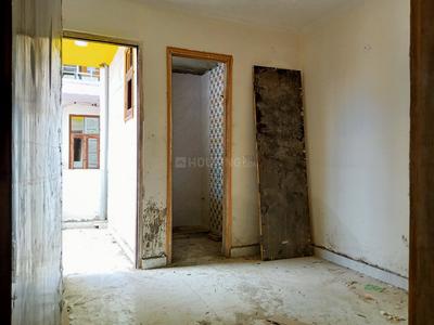 Gallery Cover Image of 900 Sq.ft 3 BHK Independent Floor for buy in Sangam Vihar for 2600000