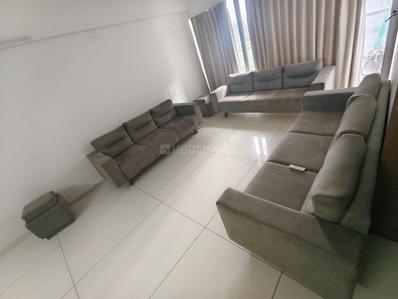 BHK Flat for rent in Bodakdev, Sindhubhavan Marg 2700 Sqft