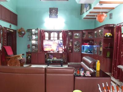 5+ BHK Independent House