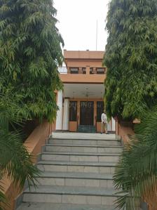 Gallery Cover Image of 2700 Sq.ft 7 BHK Independent House for buy in Safdarjung Enclave for 130000000