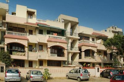 Gallery Cover Image of 1300 Sq.ft 3 BHK Independent Floor for buy in Sector 54 for 11000000