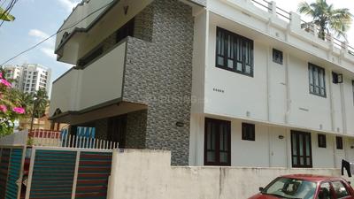 Gallery Cover Image of 2500 Sq.ft 5+ BHK Independent House for buy in Vazhottukonam for 12500000