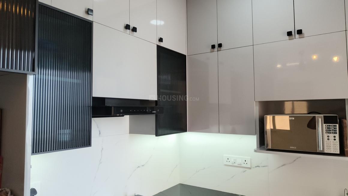 MRG The Balcony - Image 14