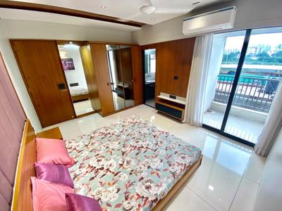 Gallery Cover Image of 1755 Sq.ft 3 BHK Apartment for buy in Yash Evana, Chandkheda for 6800000