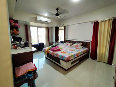 Gallery Cover Image of 900 Sq.ft 2 BHK Apartment for rent in Katyayani Enclave, Santacruz East for 65000
