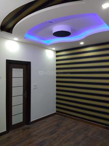 Gallery Cover Image of 630 Sq.ft 3 BHK Apartment for buy in Dwarka Mor for 3500000