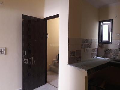 Gallery Cover Image of 450 Sq.ft 1 BHK Apartment for buy in Sheikh Sarai for 2500000