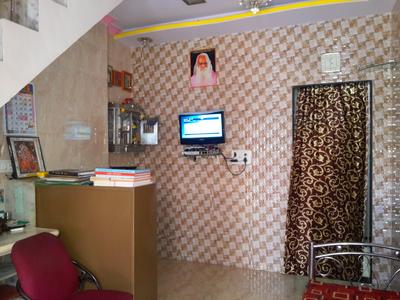 Gallery Cover Image of 750 Sq.ft 2 BHK Independent House for buy in Kandivali West for 6500000