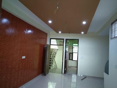 Gallery Cover Image of 1100 Sq.ft 3 BHK Independent Floor for buy in Govindpuram for 1935000