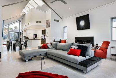 Gallery Cover Image of 824 Sq.ft 2 BHK Apartment for buy in Thane West for 9123654