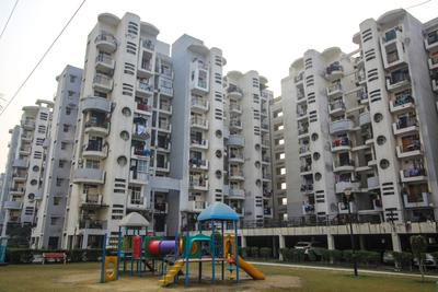 Gallery Cover Image of 1160 Sq.ft 2 BHK Apartment for rent in Omaxe New Heights, Sector 78 for 12000