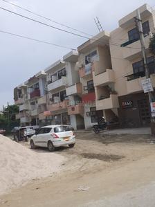 Gallery Cover Image of 540 Sq.ft 1 BHK Independent Floor for buy in Sector 67 for 700000