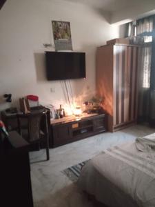 Gallery Cover Image of 2000 Sq.ft 3 BHK Villa for rent in DLF Silver Oaks, DLF Phase 1 for 40000