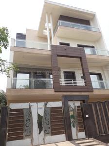 Gallery Cover Image of 3100 Sq.ft 5 BHK Independent House for buy in Omega II Greater Noida for 11000000