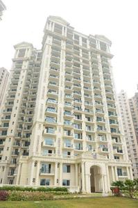 Gallery Cover Image of 1950 Sq.ft 3 BHK Apartment for buy in Sunworld Arista, Sector 168 for 9945000