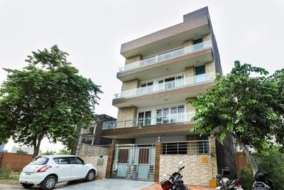 Building Image of Oyo Life Nod665 in Sector 100