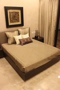 Gallery Cover Image of 2200 Sq.ft 3 BHK Apartment for buy in Malad East for 32000000