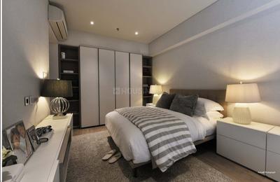 Gallery Cover Image of 1200 Sq.ft 2 BHK Apartment for buy in Mulund West for 16000000