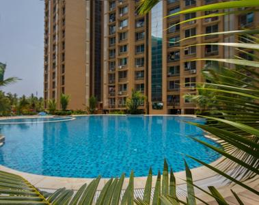 Gallery Cover Image of 789 Sq.ft 2 BHK Apartment for buy in Malad West for 15200000